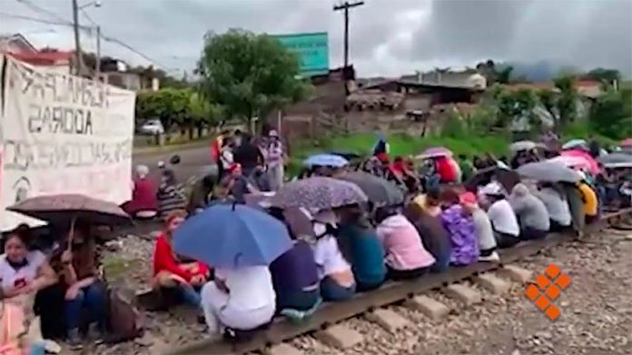 A railway blockade in Michoacán.