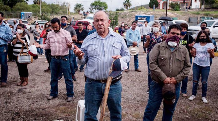 Farmers protesting against water diversion at the dam in Chihuahua.
