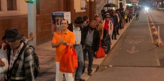 A food bank lineup in Mexico City.