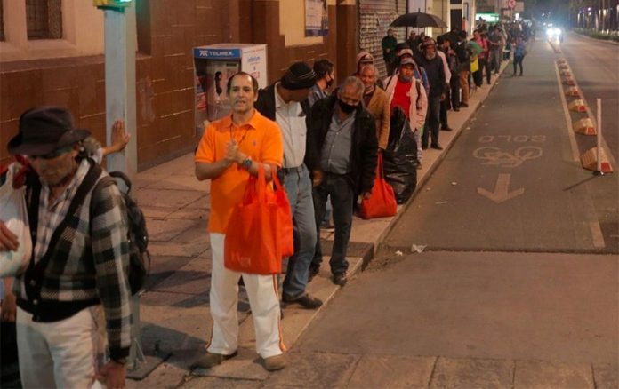 A food bank lineup in Mexico City.