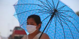 A woman braves the heat in Mexicali
