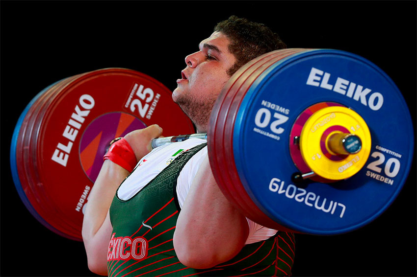 Weightlifter Raúl Manríquez.
