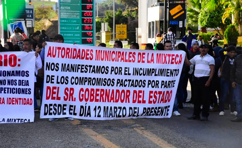 Oaxaca mayors commandeered the plaza at Huitzo, outside Oaxaca city.