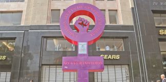No more femicides is the message of the anti-monument opposite the Palace of Fine Arts.
