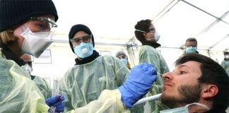 Ex-ministers have called for widespread national testing for Covid-19.