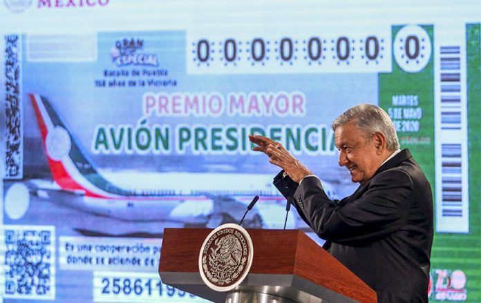 President López Obrador presented the design of the raffle ticket at a press conference in January.