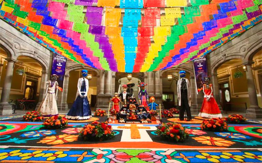 The final version of Puebla's altar is a more traditional theme.