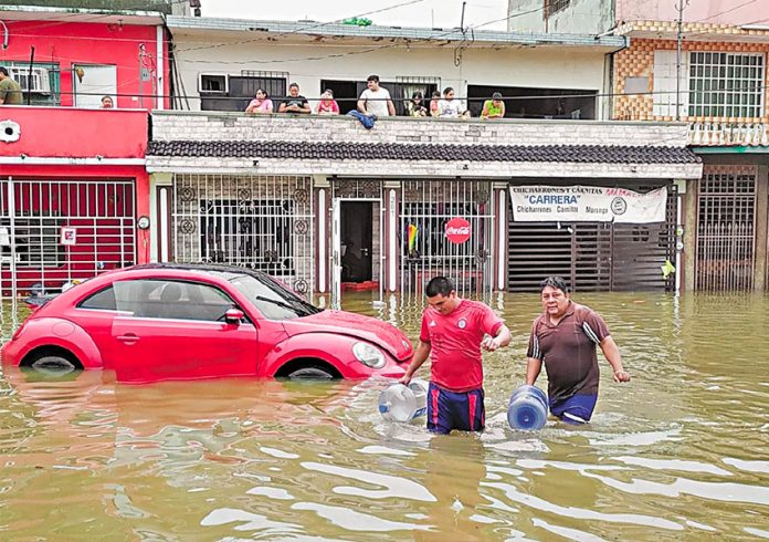 A flooded street in Villahermosa.