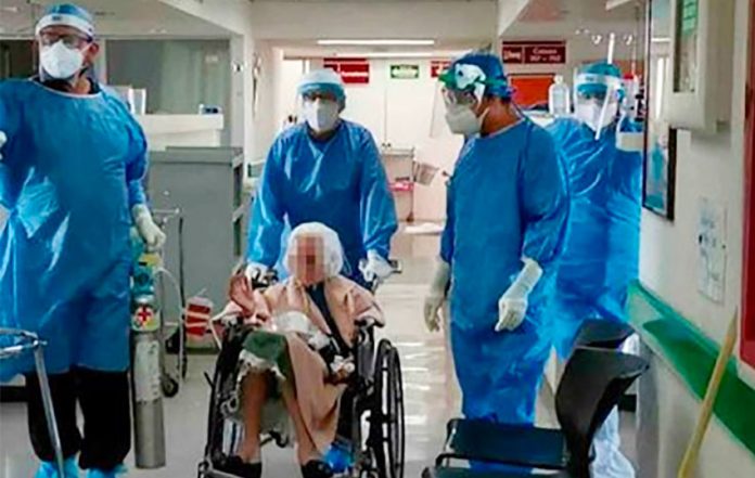 Doña María leaves hospital virus-free.