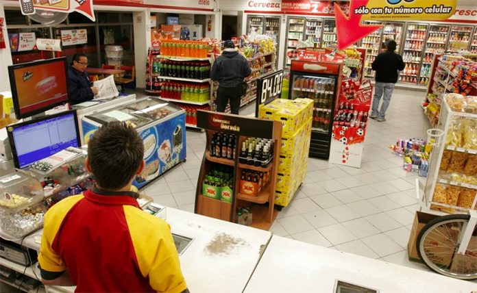 Convenience store workers' wages are too low, says lawmaker.