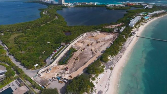 Site of the proposed Hotel Riviera Cancún.