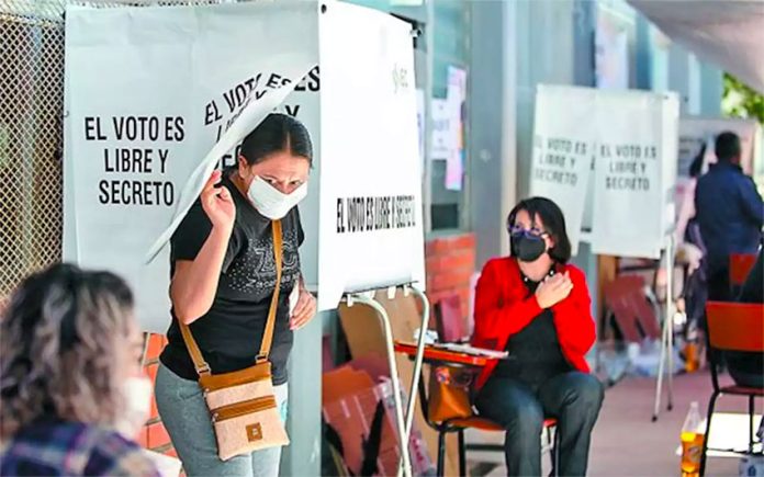 Voters went to the polls in Coahuila and Hidalgo on Sunday.