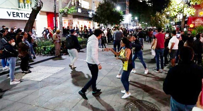 After bars shut down Friday night in Mexico City due to new Covid measures, patrons moved into the street to dance in the Zona Rosa.
