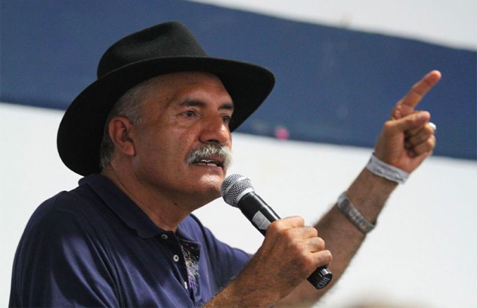 Mireles won national acclaim for standing up against cartels.