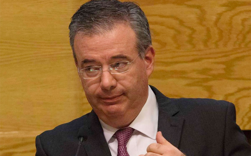 Bank Governor Alejandro Díaz