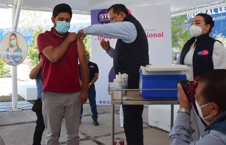 Doctors express concern over lack of influenza vaccine in private sector Doctors express concern over lack of influenza vaccine in private sector
