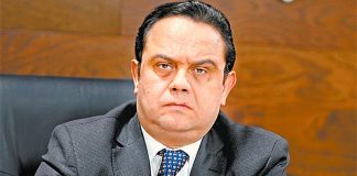 Acuña: attacks by president have been a bitter experience.