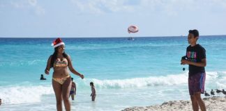 Beaches in Cancún and other tourist destinations throughout Mexico welcomed thousands of visitors
