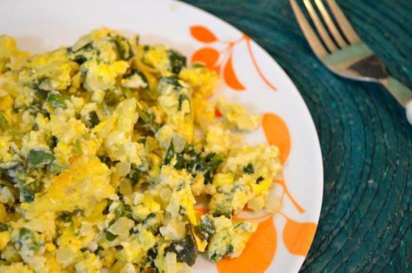 Top these scrambled eggs and verdologa with the salsa of your choice.