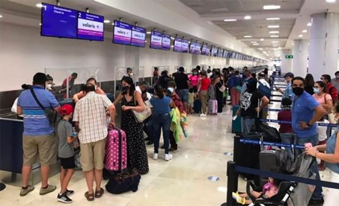 Passengers were left stranded in Cancún