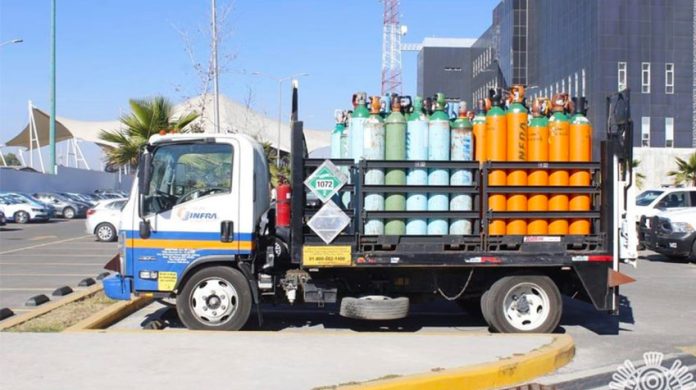 Police in Puebla recovered this truck and its cargo of oxygen after it was stolen.