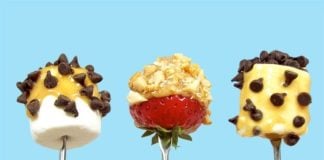 Cream, honey, and peanut butter make up this fondue's base.