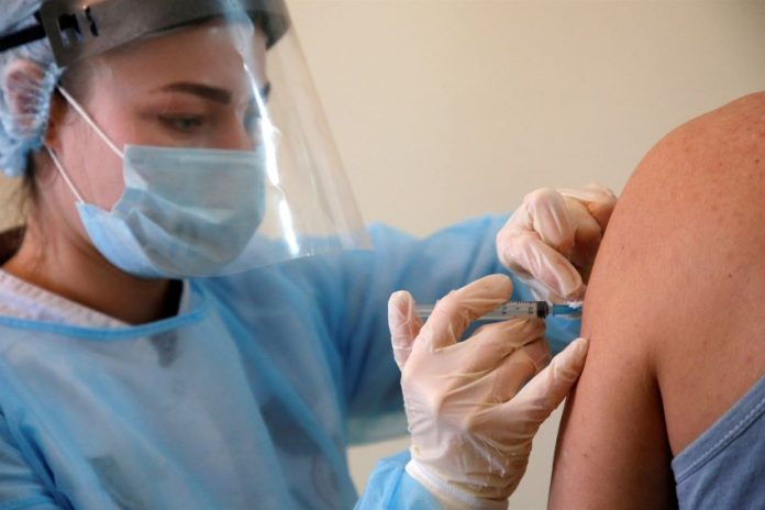 The Sputnik V vaccine’s arrival in Mexico could help inoculate 14 million by late March, but Russia's secretiveness about it has generated mistrust.