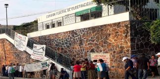 Protesters in Santo Domingo Zanatepec on Tuesday.
