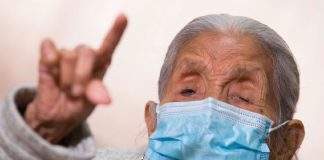 Doña María Antonia remembers hearing the shooting during the Revolution.