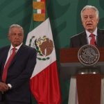 Federal Electricity Commission chief Manuel Bartlett and President Andrés Manuel López Obrador.
