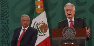 Federal Electricity Commission chief Manuel Bartlett and President Andrés Manuel López Obrador.