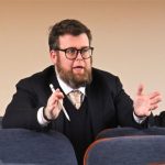 American Composer David Serkin Ludwig will assess four Mexican conservatory students' works in an online webinar which the public can watch along for free.