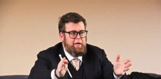 American Composer David Serkin Ludwig will assess four Mexican conservatory students' works in an online webinar which the public can watch along for free.