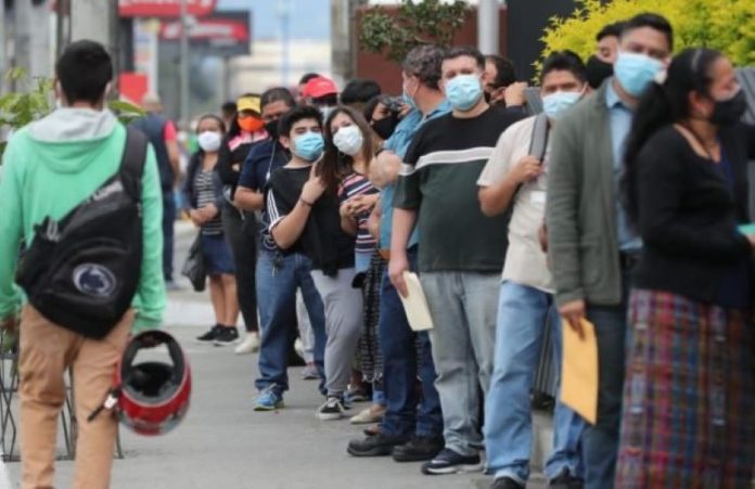 Even before Covid-19 wreaked havoc on wait times for many governmental transactions, standing in long lines to get them done was a fact of life in Mexico.
