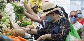 Average Mexicans' easy access to a wide variety of high-quality foods is one of the everyday signs of its slowly but steadily growing affluence.