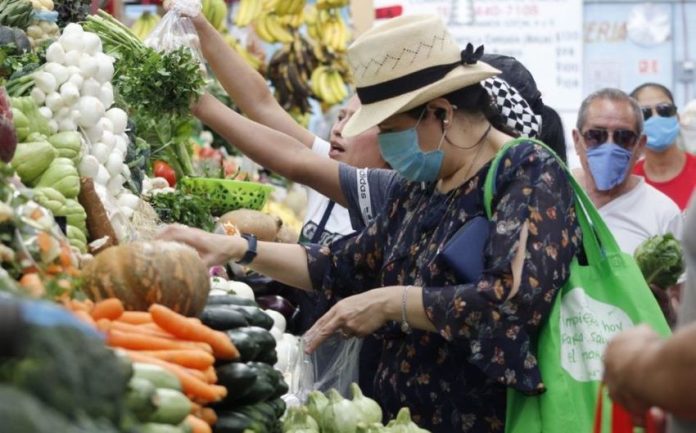 Average Mexicans' easy access to a wide variety of high-quality foods is one of the everyday signs of its slowly but steadily growing affluence.