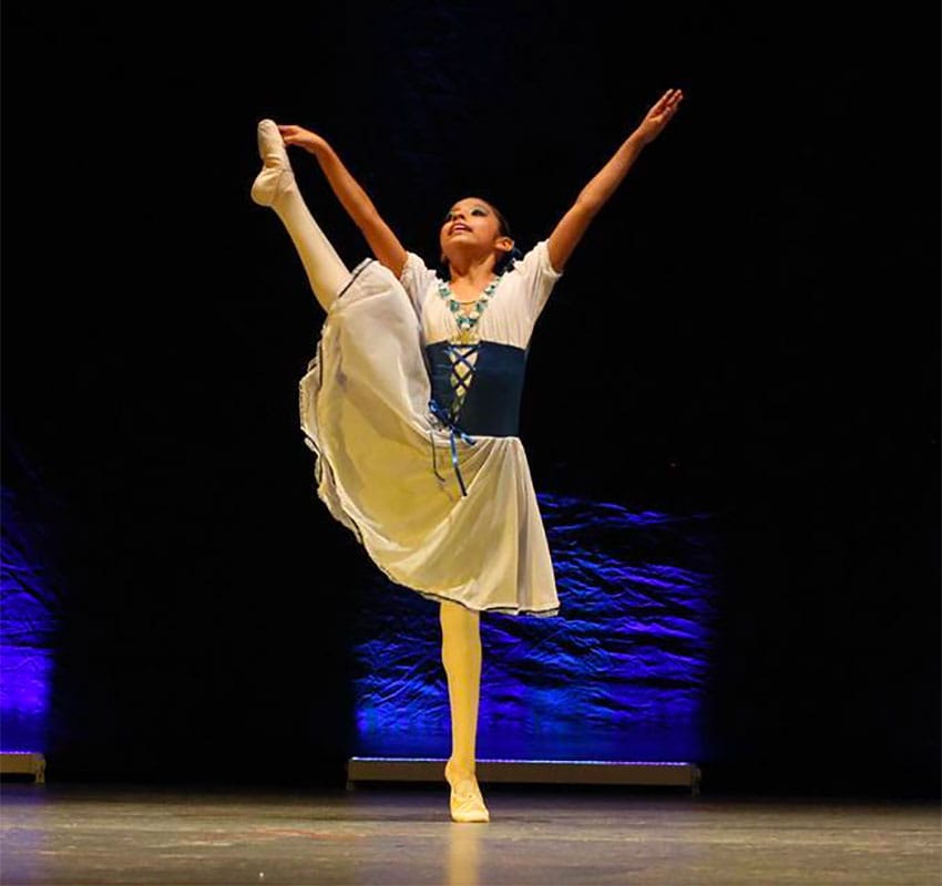 Ballet dancer Ruiz gave a six-month dance course at a women's prison in Oaxaca.