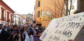 Women protesting gender violence in Cuernavaca, Morelos.