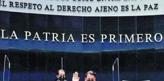 The Senate voted 80-25 in favor of extending Arturo Zaldívar's term.