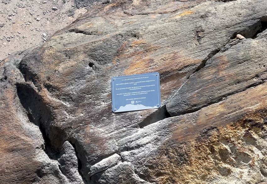 The message left at the site, said UNAM faculty member Ana Pérez, tells of the “shame we feel” for not addressing climate change.