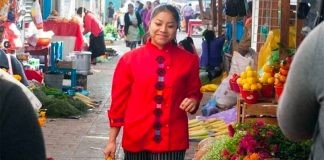 Chef Ruiz shops at the market for her restaurant in San Cristóbal.