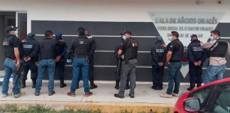Cops bust cops in Veracruz.