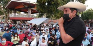 Félix Salgado speaking to supporters in Iguala on Sunday.