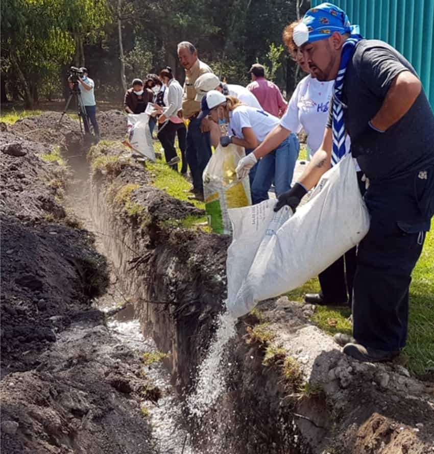 cleaning up Santiago River, Guadalajara