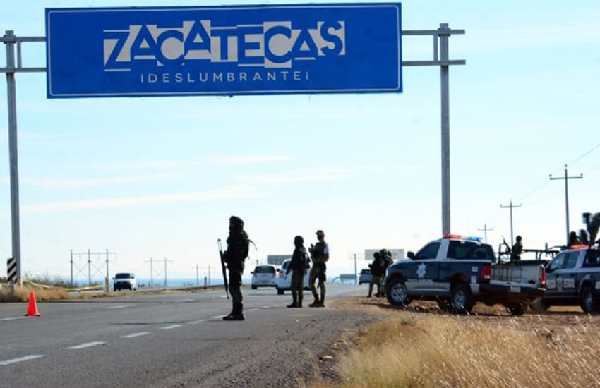 Police on the Zacatecas-San Luis Potosi line.