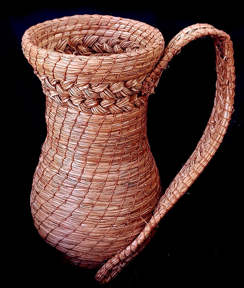 Pine-needle jug by Mexican artisan Marina Bañuelos