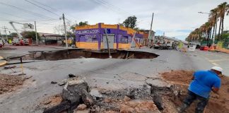 Sinkhole in Nuevo Laredo measures 20 meters in diameter.