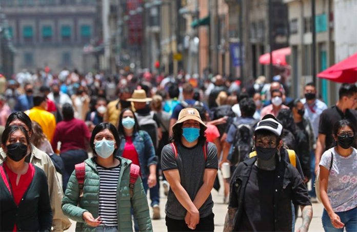 Masked pedestrians in Mexico City