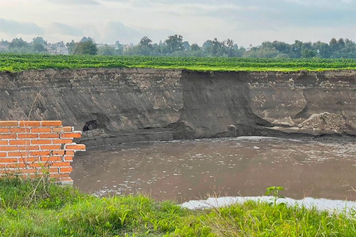 Puebla's sinkhole measures 126 meters across.