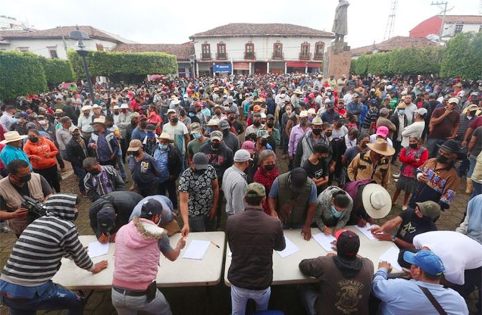 Wednesday's rally by the Pueblos Unidos in Ario de Rosales.